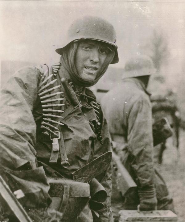 Iconic photo of SS Trooper Hans Tragarsky